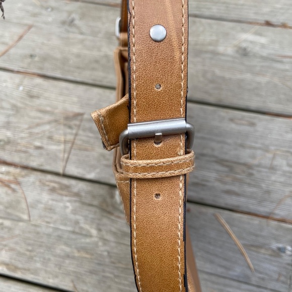 Rare Rivot Butterfly Imitation Leather Shoulder Bag - Picture 4 of 5